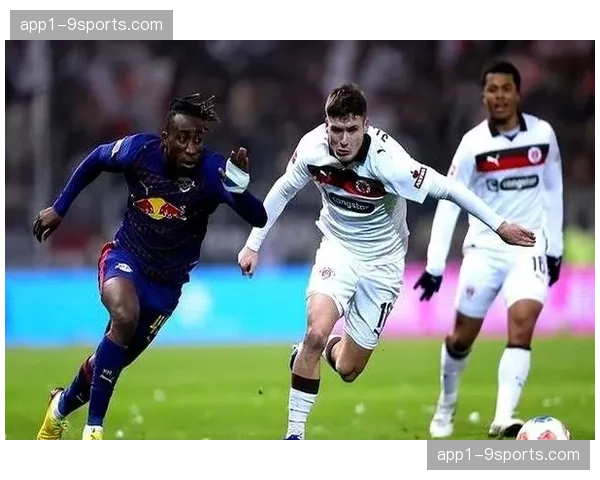 迪奥曼德4月场均参与30次对抗，莱比锡前场压迫体系核心